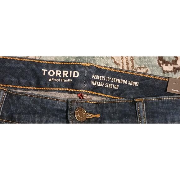 Torrid Perfect Bermuda Short Dark Wash Denim Vintage Stretch size 16 NWT - Picture 6 of 8